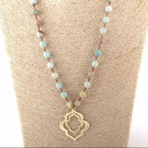 NEW 🌸 Amazonite quatrefoil pendant necklace
